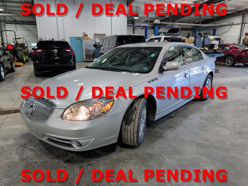 Used 2010 Buick Lucerne CXL w/ Driver Confidence Package image 6