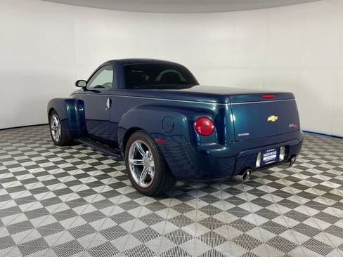 Used 2005 Chevrolet SSR w/ Preferred Equipment Group RWD image 21