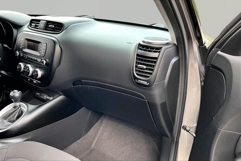 Used 2016 Kia Soul FWD image 19