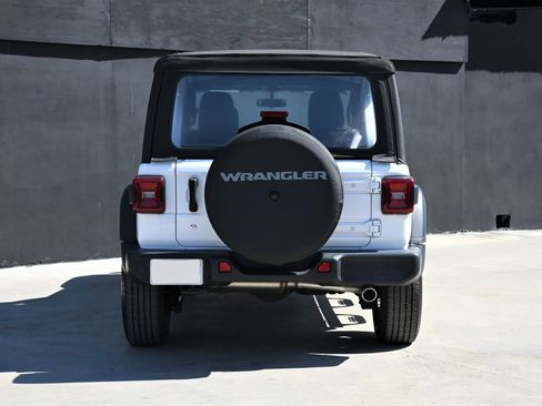Used 2021 Jeep Wrangler Unlimited Sport AWD/4WD image 5