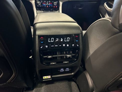 Used 2024 Jeep Grand Cherokee L Summit image 29