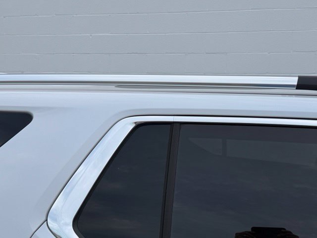 Used 2023 Chevrolet Traverse High Country FWD image 14