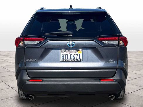 Used 2021 Toyota RAV4 LE AWD/4WD image 7