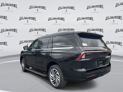 New 2026 Lincoln Navigator Reserve image 3
