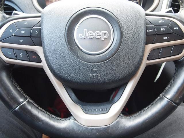 Used 2017 Jeep Cherokee Latitude w/ Safety/Convenience Group FWD image 9