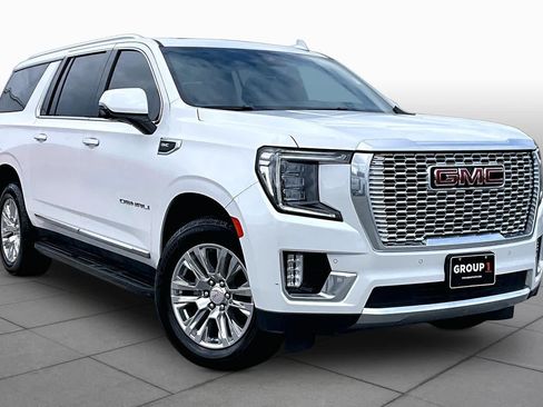 Used 2023 GMC Yukon XL Denali AWD/4WD image 3