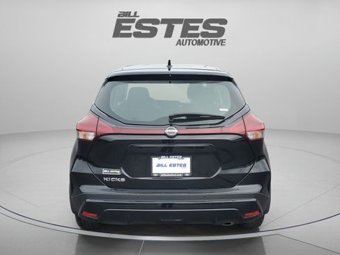 Used 2023 Nissan Kicks S FWD image 3