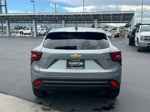 New 2026 Chevrolet Trax LS w/ LS Convenience Package FWD image 5