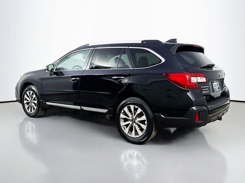 Used 2018 Subaru Outback 3.6R Touring AWD/4WD image 5