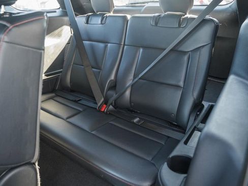 Used 2025 Ford Explorer ST-Line w/ ST-Line Street Pack image 35