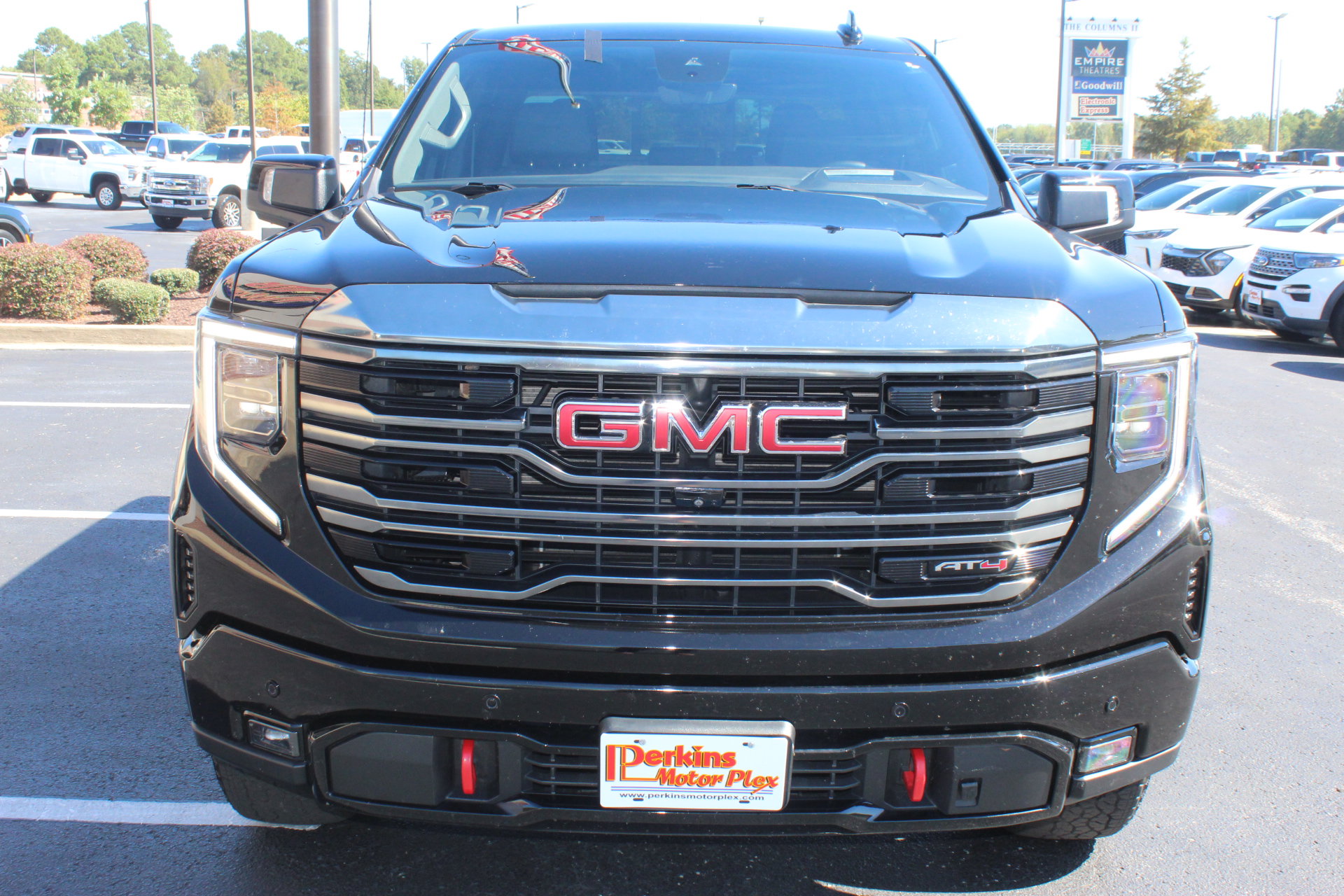 Used 2023 GMC Sierra 1500 AT4 w/ AT4 Premium Package AWD/4WD image 3