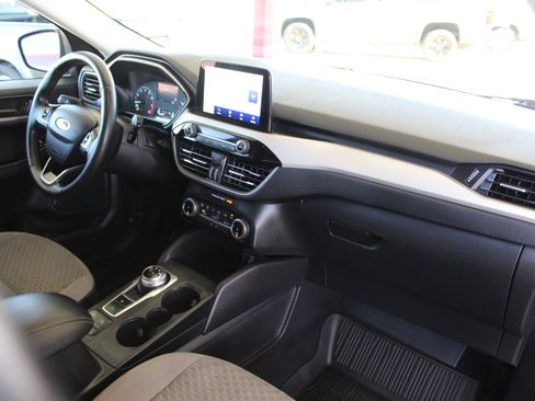 Used 2022 Ford Escape SE w/ SE Sport Appearance Package AWD/4WD image 17