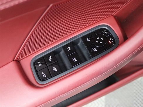 Used 2019 Porsche Panamera 4 image 38