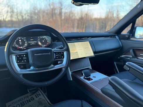 Certified 2025 Land Rover Range Rover SE AWD/4WD image 28