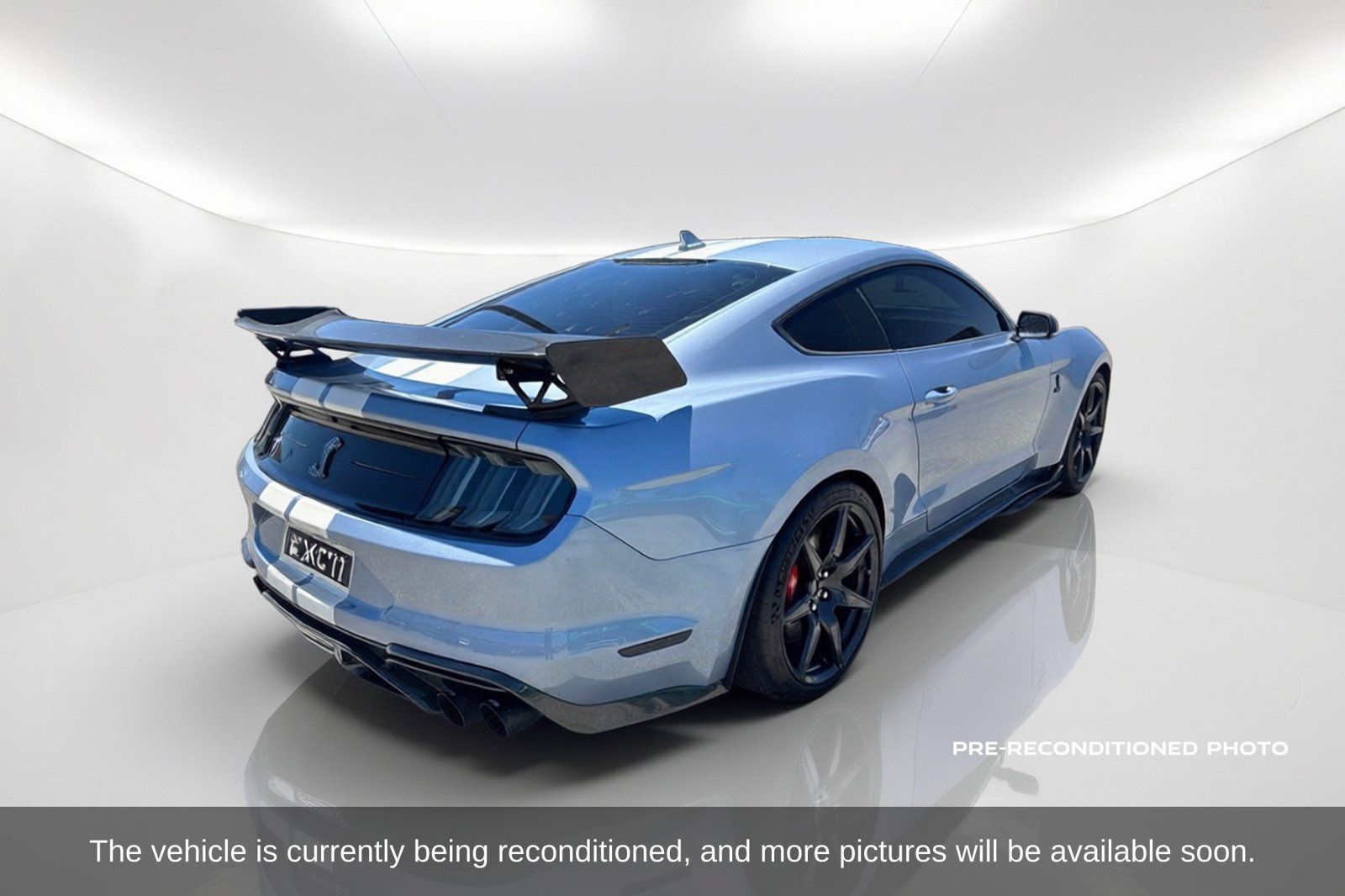 Used 2022 Ford Mustang Shelby GT500 w/ Carbon Fiber Track Pack RWD image 6