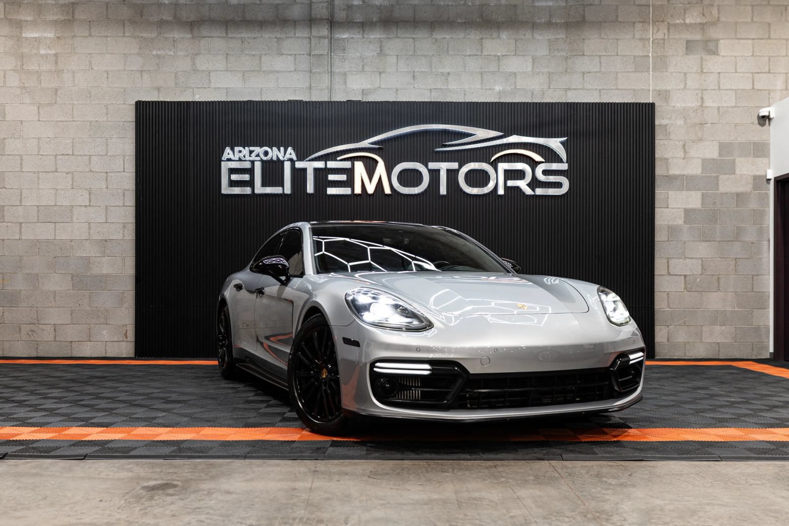 Used 2019 Porsche Panamera GTS w/ Premium Package Plus AWD/4WD image 2