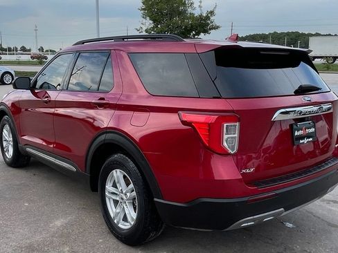 Used 2020 Ford Explorer XLT w/ Equipment Group 202A RWD image 3