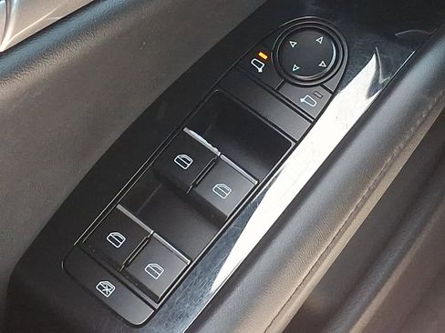 Used 2024 MAZDA MAZDA3 s FWD image 25