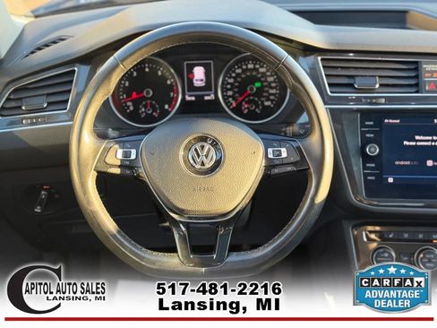 Used 2018 Volkswagen Tiguan SE w/ Panoramic Sunroof Package image 11