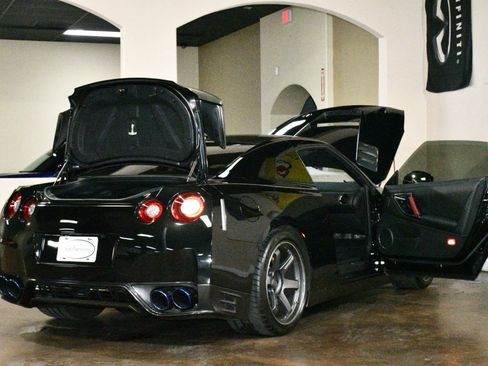 Used 2013 Nissan GT-R Black Edition AWD/4WD image 95