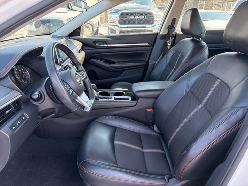 Used 2024 Nissan Altima 2.5 SR image 6