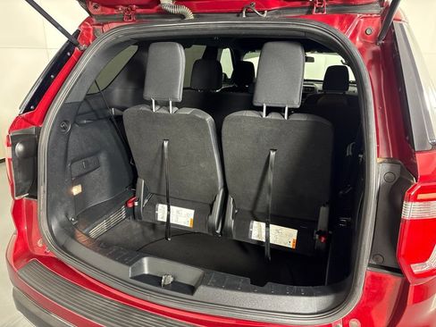 Used 2019 Ford Explorer XLT FWD image 18