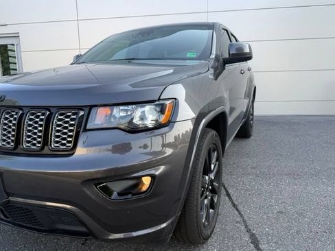Used 2020 Jeep Grand Cherokee Altitude AWD/4WD image 6