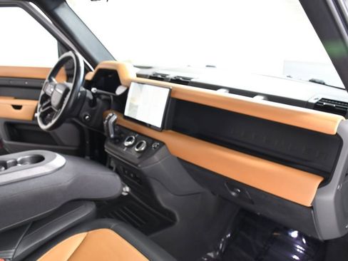 Used 2023 Land Rover Defender 90 X image 19