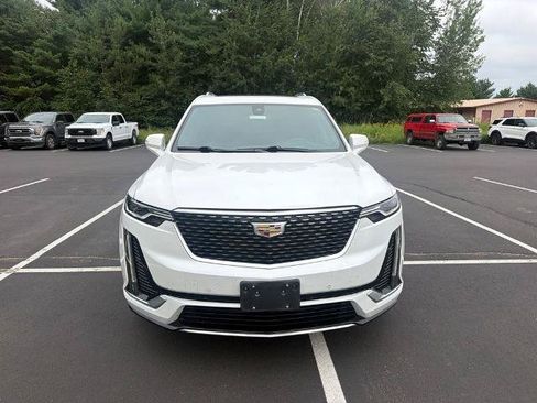 Used 2020 Cadillac XT6 Premium Luxury AWD/4WD image 2