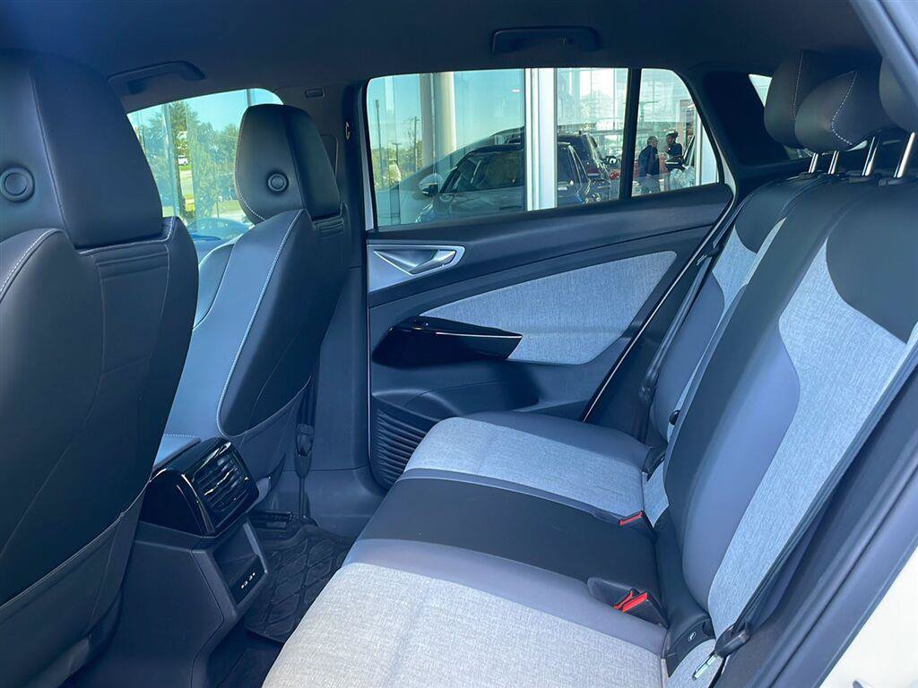 Used 2023 Volkswagen ID.4 Pro RWD image 19