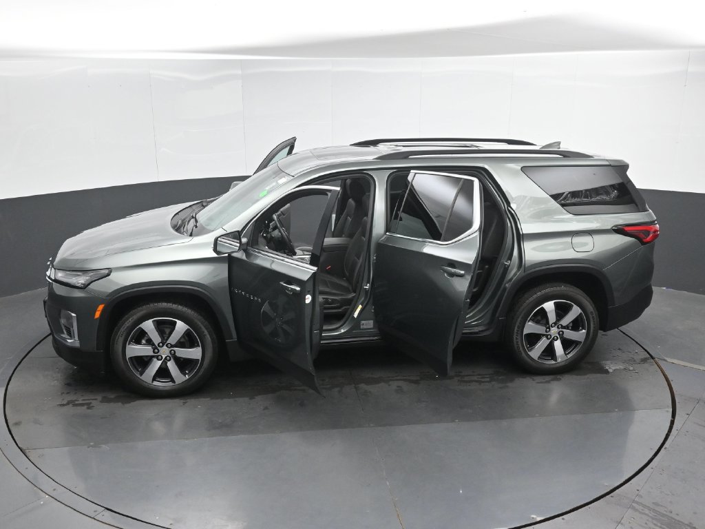 Used 2022 Chevrolet Traverse LT w/ LT Premium Package AWD/4WD image 52