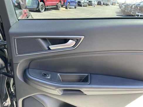 Certified 2022 Ford Edge SE w/ Black Appearance Package image 24