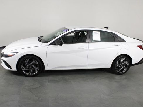 Certified 2025 Hyundai Elantra Sport FWD image 14