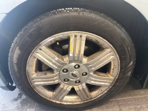 Used 2009 Ford Taurus Limited FWD image 9