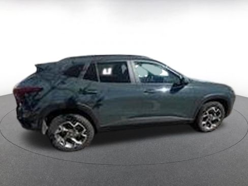 Used 2025 Chevrolet Trax LT w/ LT Convenience Package image 10