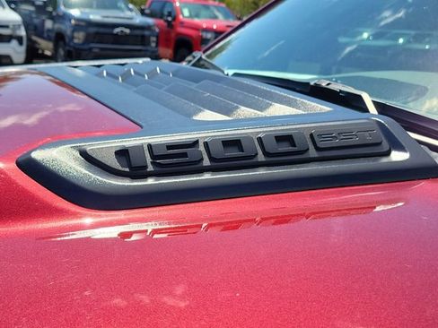 Used 2025 RAM 1500 Laramie w/ Sport Appearance Package AWD/4WD image 7