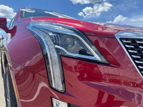 Used 2020 Cadillac XT5 Premium Luxury w/ Platinum Package AWD/4WD image 9
