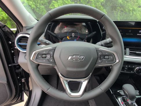 New 2026 Chevrolet Trax LT w/ Driver Confidence Package FWD image 14