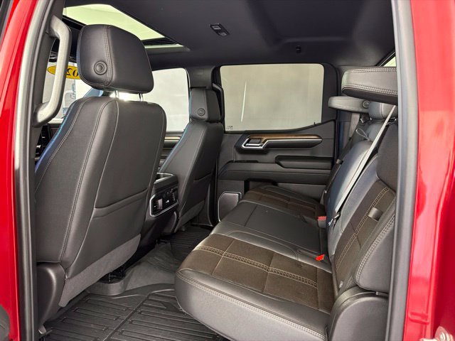 Used 2024 Chevrolet Silverado 1500 High Country w/ High Country Premium Package AWD/4WD image 36