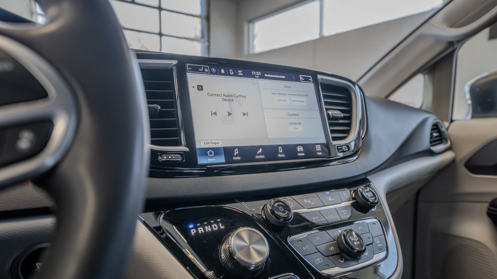 Used 2023 Chrysler Pacifica Touring-L FWD image 34