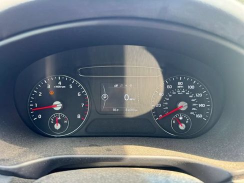 Used 2017 Kia Sorento AWD image 9