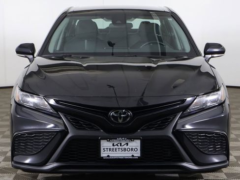 Used 2024 Toyota Camry SE image 10