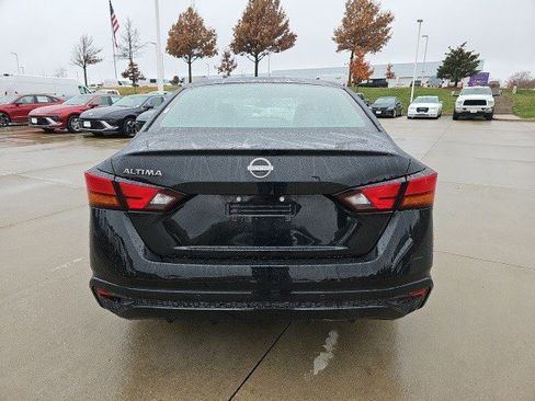 Used 2024 Nissan Altima 2.5 S image 5