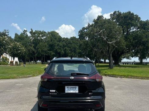 Used 2024 Nissan Kicks SV FWD image 5