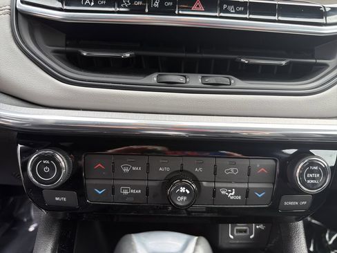 Used 2023 Jeep Compass Limited AWD/4WD image 26