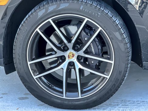 Used 2025 Porsche Macan image 26