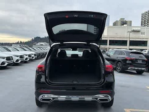 Used 2026 Mercedes-Benz GLC 300 4MATIC image 8