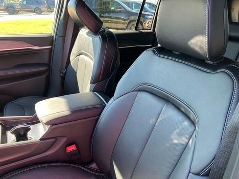 New 2026 Jeep Grand Cherokee Limited AWD/4WD image 12