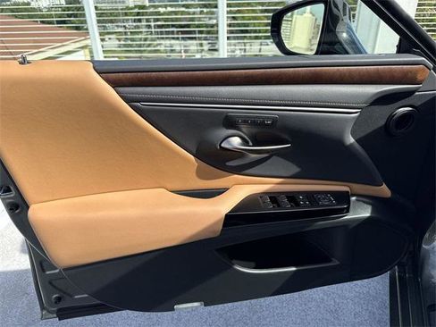 Certified 2024 Lexus ES 350 w/ Premium Package image 13