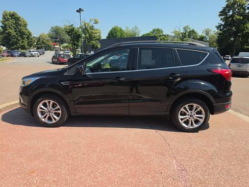Used 2019 Ford Escape SEL FWD image 2